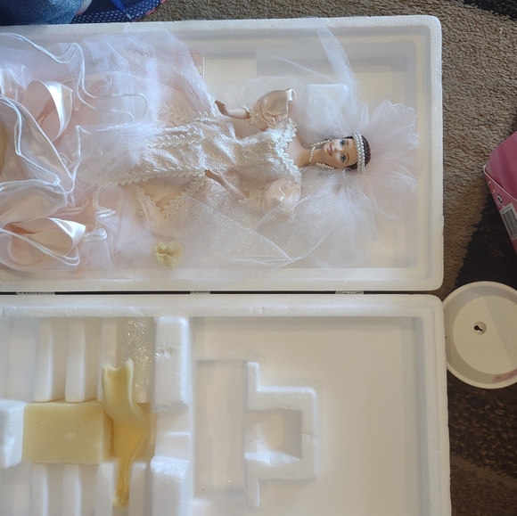 BARBIE limited edition 1996 blushing orchid bride porcelain doll NIB mattel - Picture 7 of 12